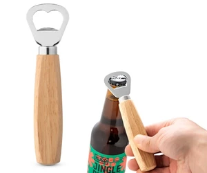 Klasika v moderním designu. Otvírák s dřevěnou rukojetí se dá snadno doplnit o potisk nebo gravírování.