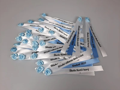 Potisk stužek pro školy