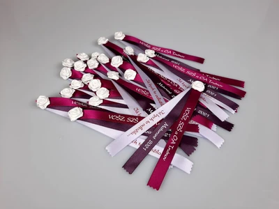 Potisk stužek pro školy